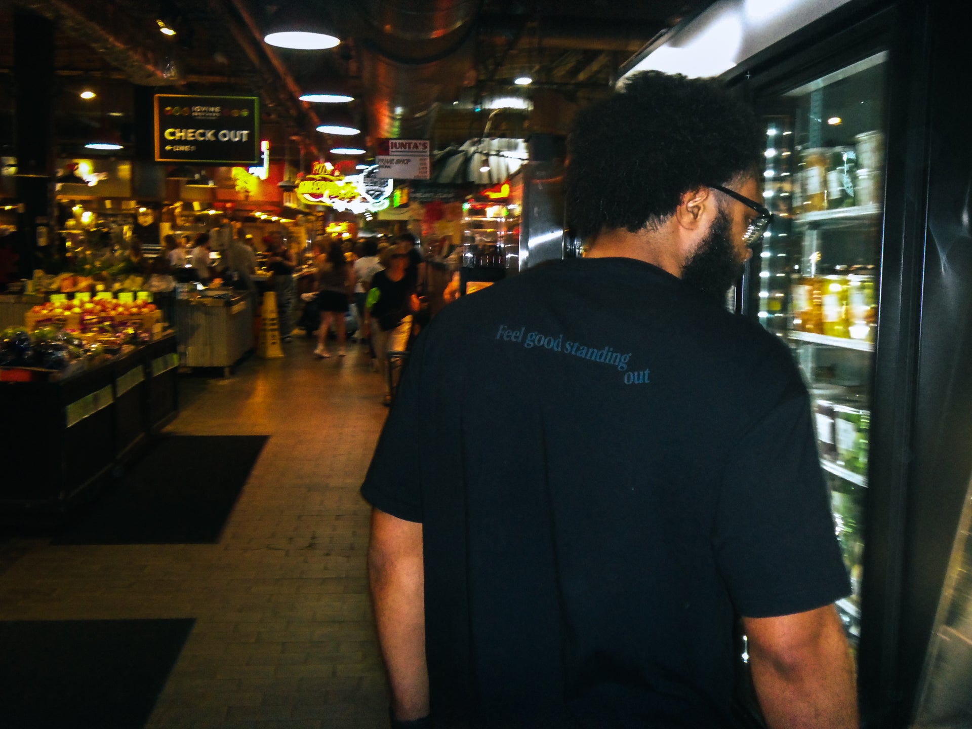 black short sleeve tee shirt