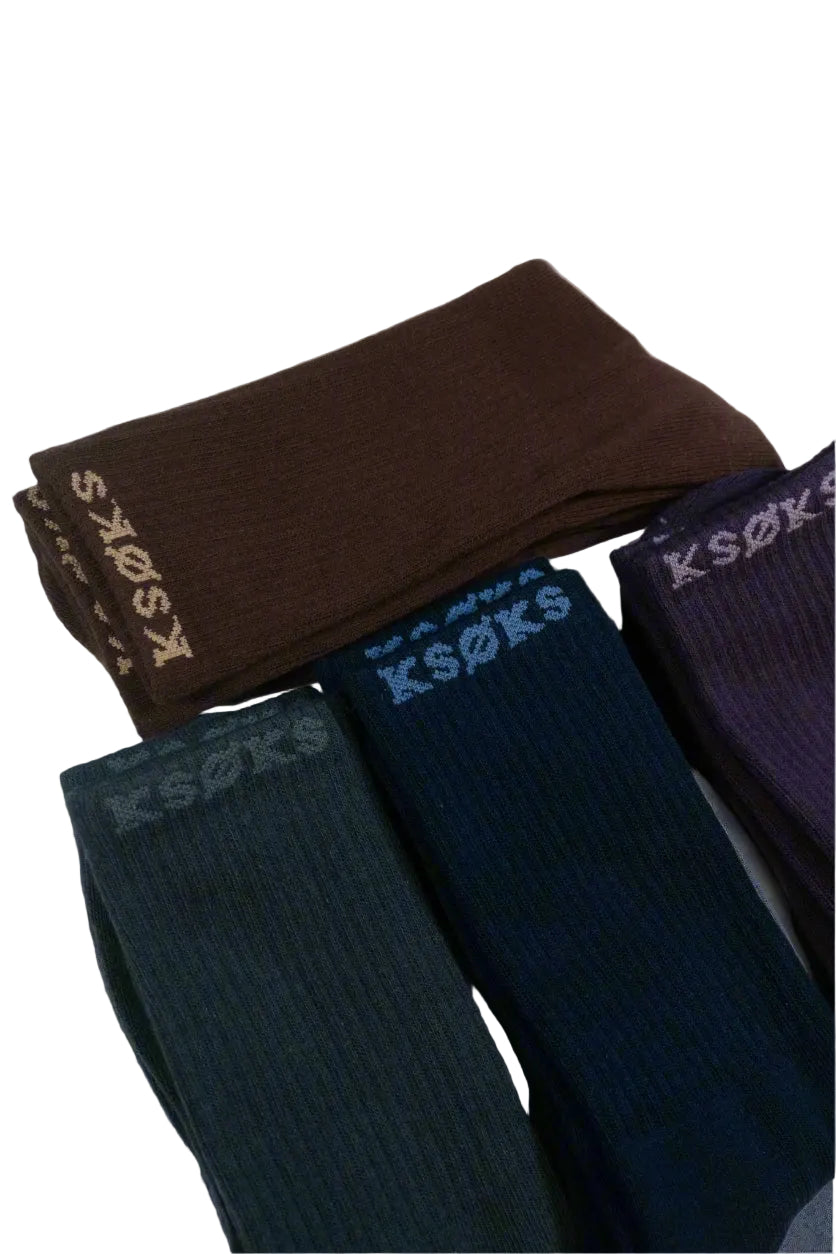 Winter themed 100% cotton custom crew socks. Thick material, cozy and comfortable.