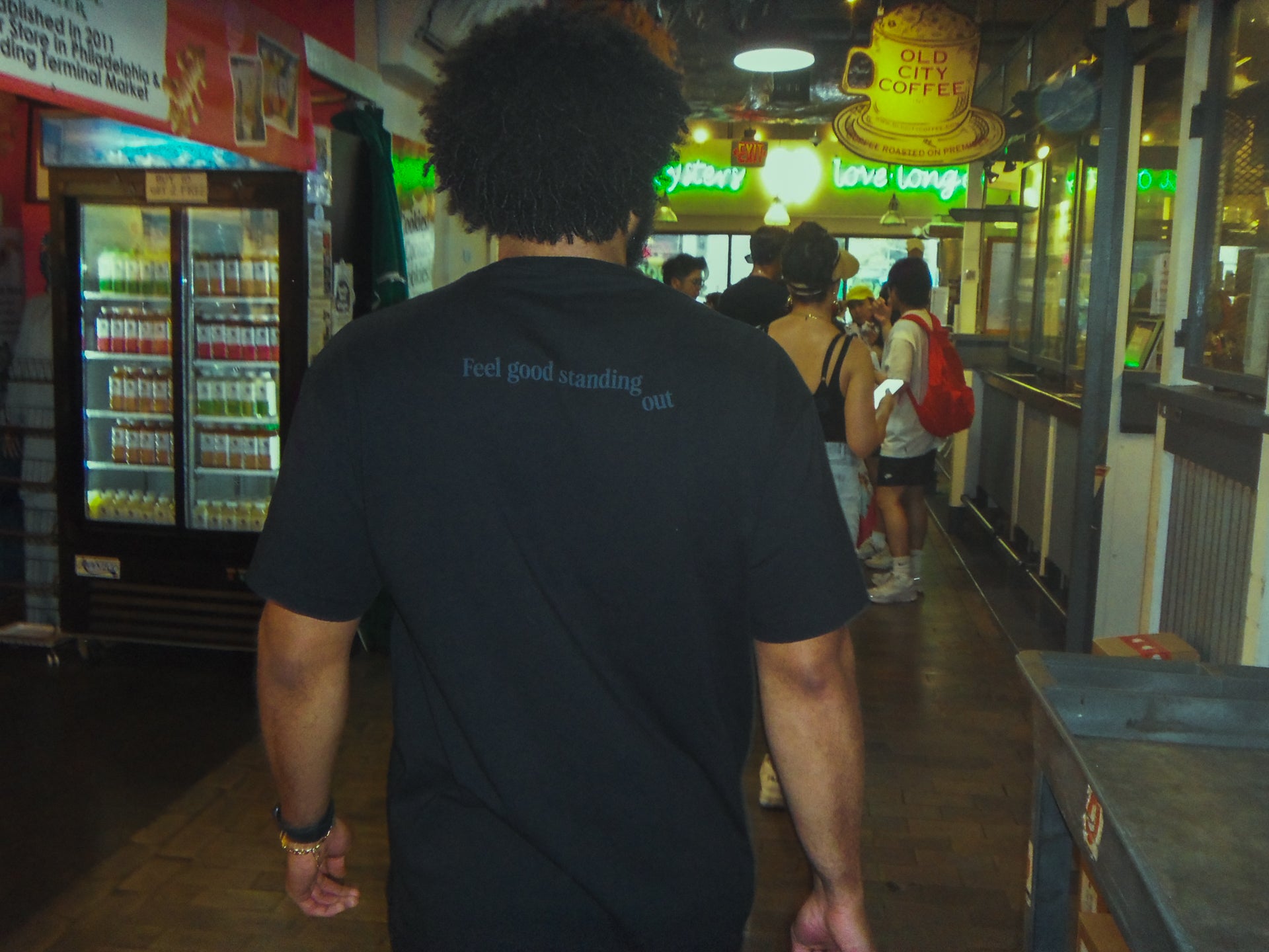 black short sleeve tee shirt