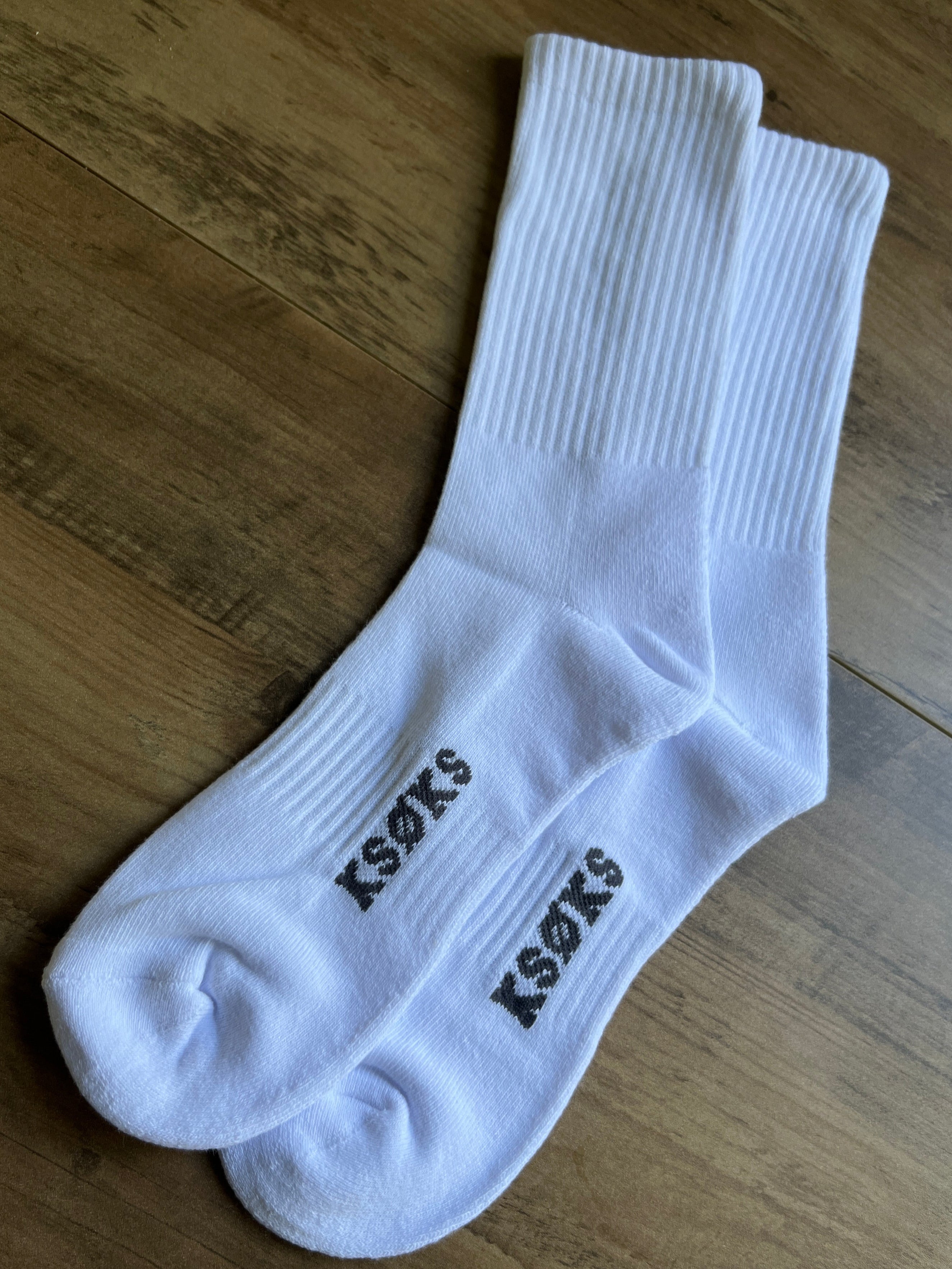 Silent Logo Cushioned Crew Socks